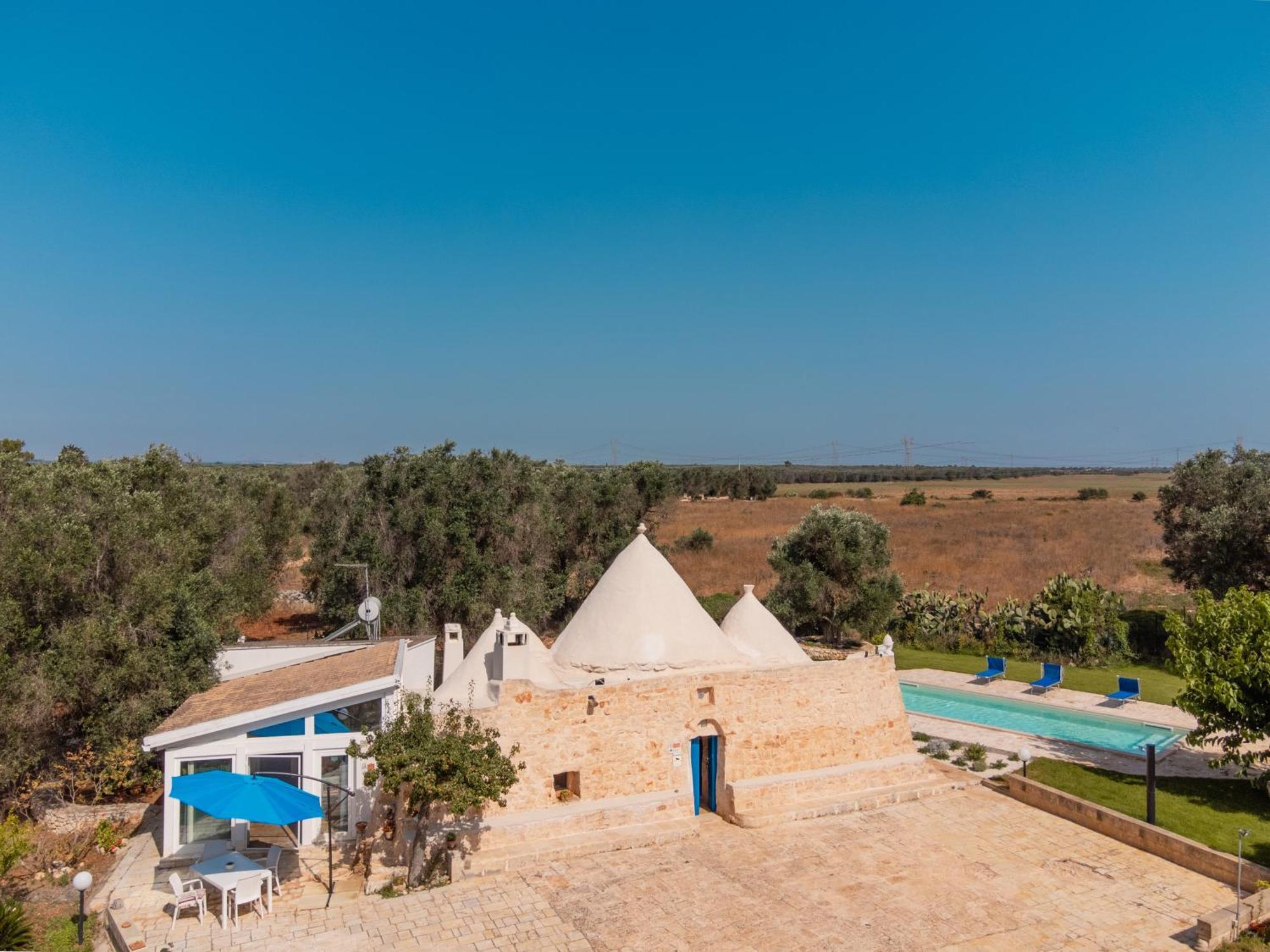 Trullo Tarantini Con Piscina Privata Apartment Latiano ภายนอก รูปภาพ